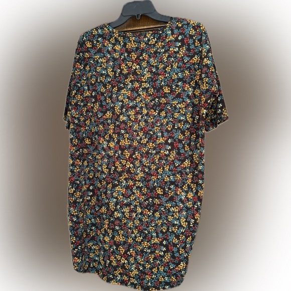 Floral Print Top - Picture 2 of 5